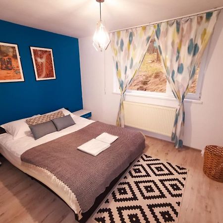 105500 Apartment Buşteni エクステリア 写真