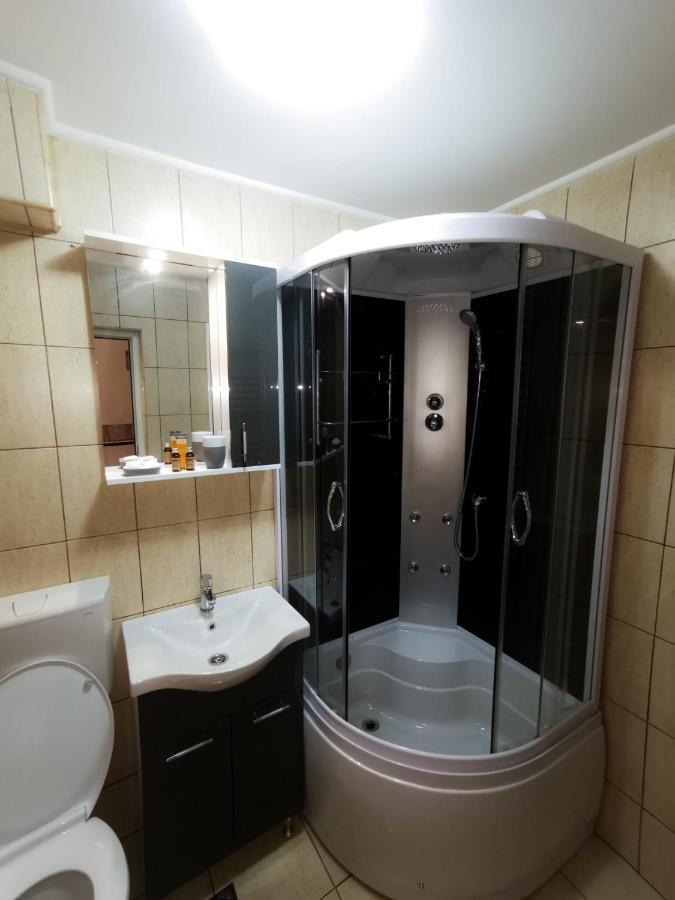 105500 Apartment Buşteni エクステリア 写真